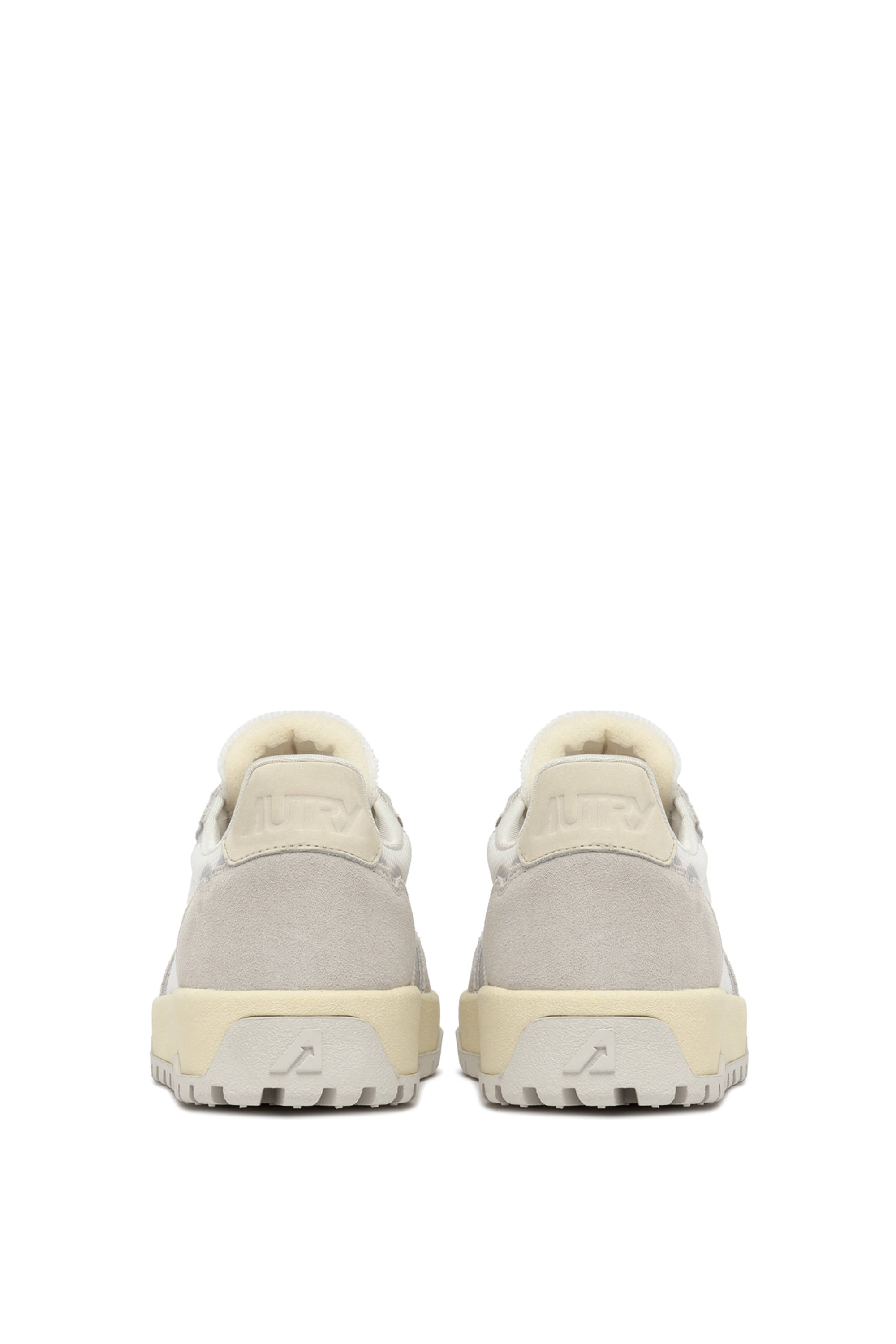 AUTRY Women Wildpace AK01 - dragon/nabuk weiß/marshmallow